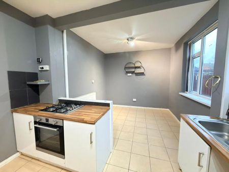 3 bedroom townhouse to rent - Photo 2