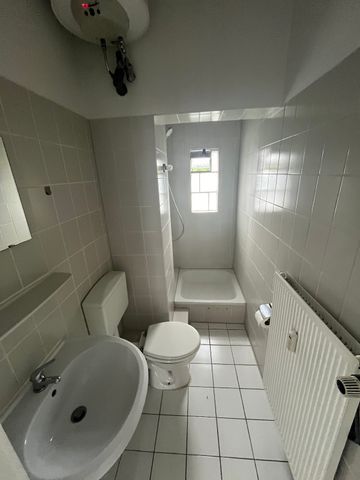 Schöne 2,5 Zimmer Altbau Wohnung im Herzen von Kiel. - Photo 4