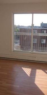 Appartement 2 chambres à louer Pointe-aux-Trembles à 13900-13910 Sherbrooke Est - Photo 1