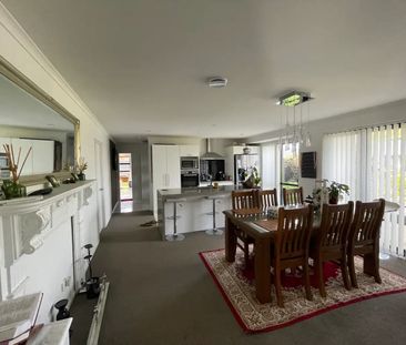 16 Edgeview Crescent - Photo 1