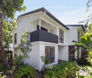 Open the Door to Tranquil, City-Fringe Living in Hyde Park - Photo 4