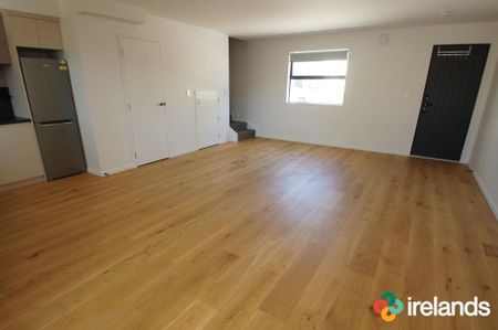 Finest Townhouse on Cross Street - Photo 2