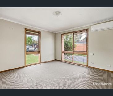 Easy Living In Central Ringwood - Photo 1
