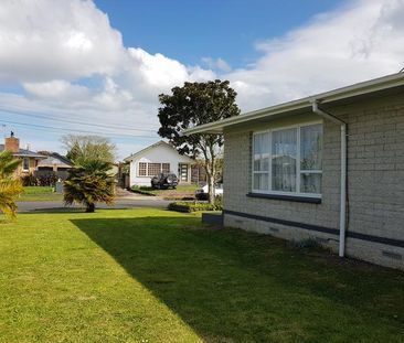 7 Betley Crescent - Photo 3