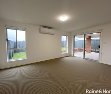 10 Esperance Drive, Andrews Farm, SA 5114 - Photo 4