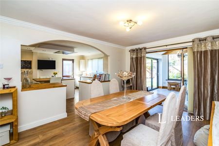 4 bedroom house to rent Uplands Road North, Carlton Colville, Lowestoft, NR33 - Photo 3