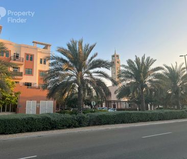 Vacant | 2BR + M TH | End Unit / Single Row | - Photo 2