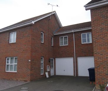 3 bedroom link detached house to rent - Photo 4