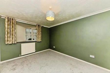 2 bedroom end of terrace house to rent - Photo 3