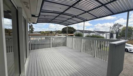 5 Bedroom Family Home - Photo 4