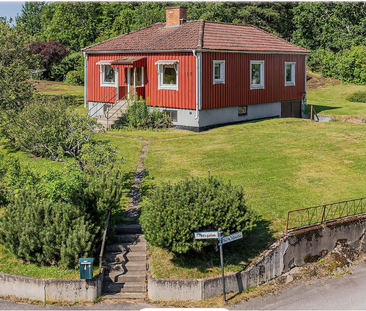 Fredsgatan, Hälleforsnäs - Photo 1