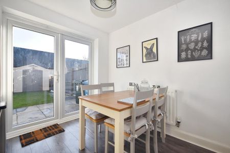 3 bedroom semi-detached house to rent - Photo 4