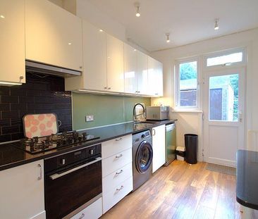 3 bedroom semi-detached house to rent - Photo 3