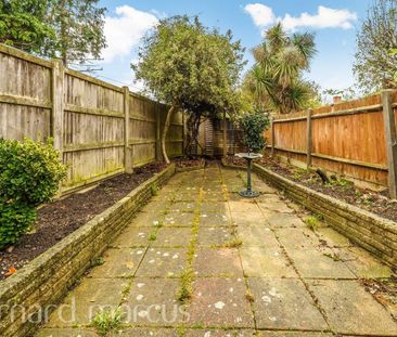 St Benets Grove, Carshalton - Photo 6