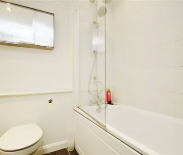 High Street, Addlestone, Surrey, KT15 1UP - Photo 1