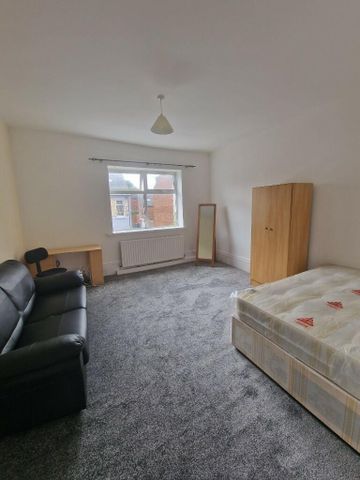 7 bedroom maisonette to rent - Photo 5