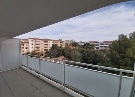 Appartement à louer 2 pièces • Marseille 4 - Photo 2