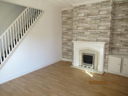 3 bedroom terraced house to rent - Photo 3