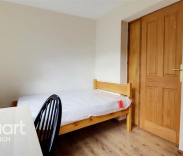 4 bedroom semi-detached house to rent - Photo 6