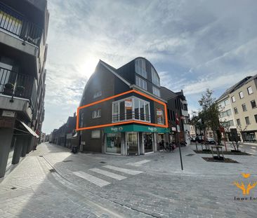 TE HUUR: Gerenoveerd appartement op Markt Zele - Foto 1