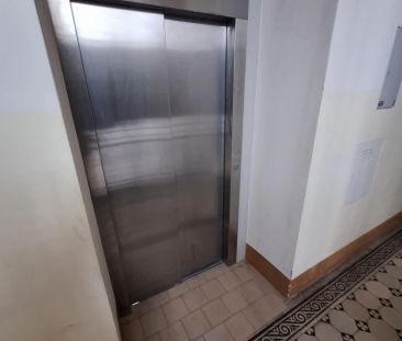 sehr zentral und ruhig gelegen mit Balkon - Stilaltbau Weyringergas... - Photo 5