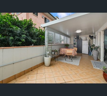 1/275 ESPLANADE, Cairns North, Qld 4870 - Photo 4