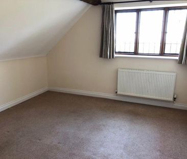 2 bedroom character property to rent - Photo 1