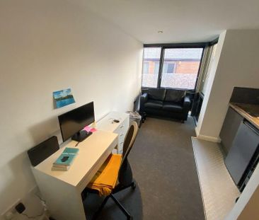 Studio to rent - Photo 2