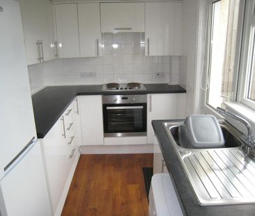 4 bedroom terraced house to rent - Photo 5