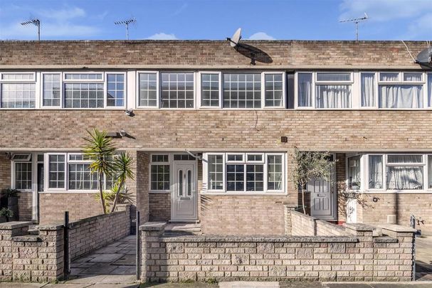 3 bedroom terraced house to rent - Photo 1