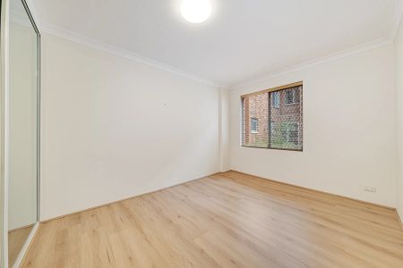 Stylish Garden Apartment - Photo 2