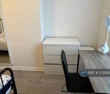 1 bedroom in a house share to rent - Photo 3