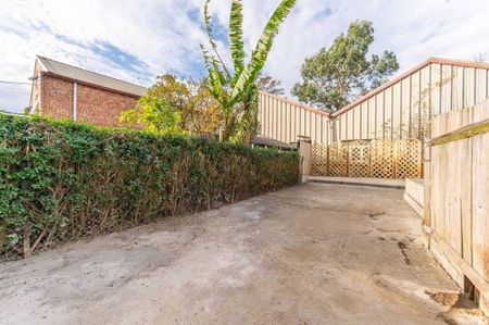 4 bedroom terraced house to rent - Photo 3