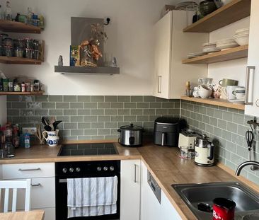 Renovierte ruhige 2 Zimmer-Wohnung im Grün - Photo 2