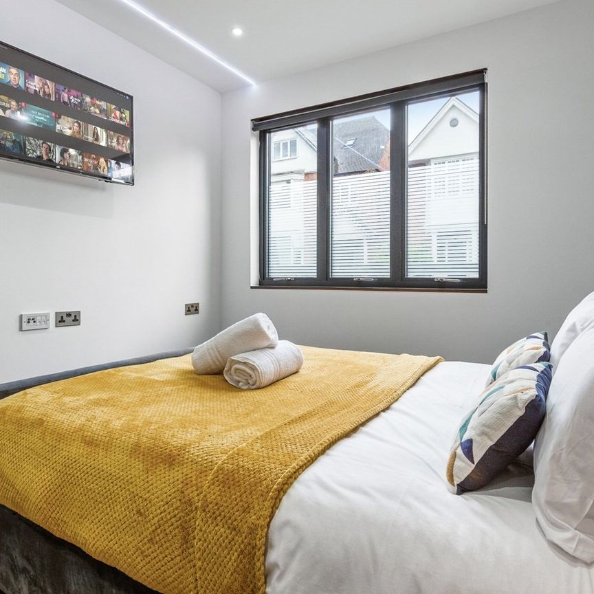 Studio Flat, Woodstock Road, NW11 - Photo 1