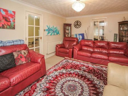 5 Bed Semi-Detached House, Mariner Avenue, B16 - Photo 2