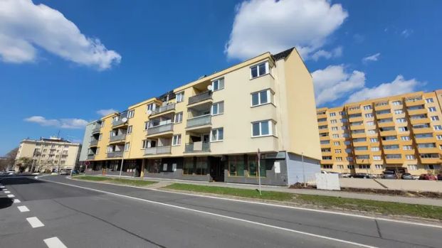 Byt 2+kk s balkonem v cihlovém domě, vybavený - Photo 1