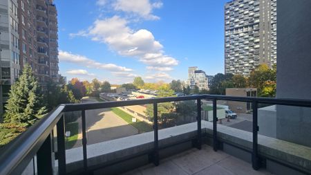 For Lease - 30 Inn on the Park Drive Unit# 406, Toronto, Ontario - Photo 2