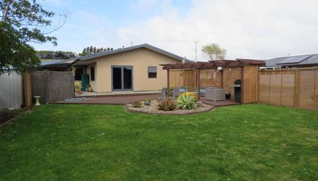 Stunning in Whalers Gate - Photo 2