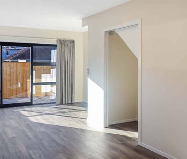Stylish, Spacious and Ready to Move In! - Photo 1