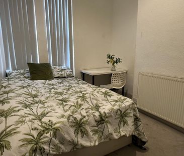 1 bedroom in a house share to rent - Photo 5