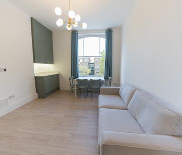 2 Bed Flat, Victoria Park Road, E9 - Photo 2