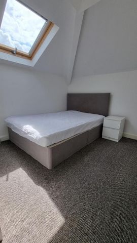 3 bedroom flat to rent - Photo 5