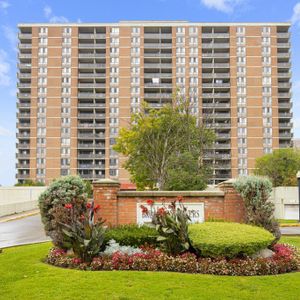 Brampton Towers - Photo 3