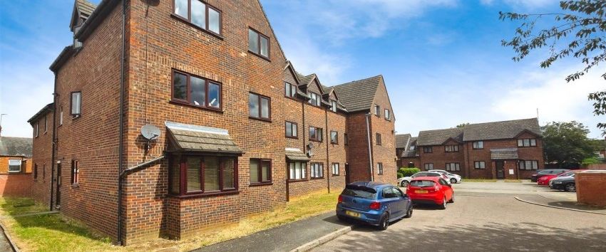 1 Bedroom Flat to Rent in Oliver Close, Rushden, Northants, NN10 - Photo 1