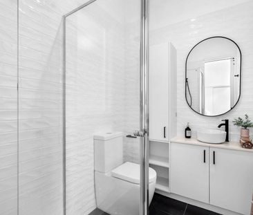 Luxe Living off Lower Johnston - Photo 4