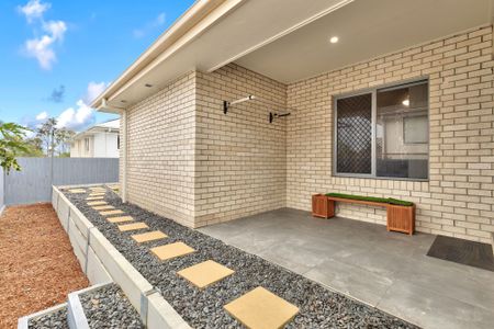 8 Amiable Place, McDowall QLD 4053 - House For Rent | Domain - Photo 3