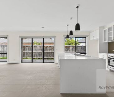 “Modern Family Home” - Photo 3