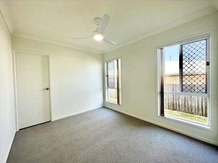 Stylish, Modern & Compact Family Home - Photo 2