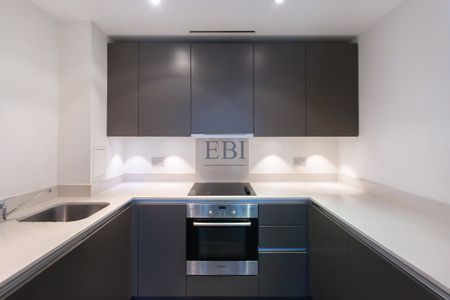 Tennyson Apartments, 1 Saffron Central Square, CR0 2FX - Photo 5